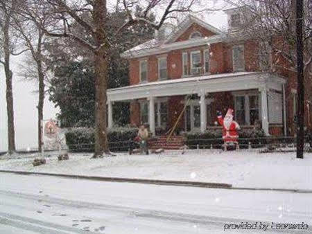 River Rose Inn Bed And Breakfa Elizabethtown ภายนอก รูปภาพ